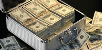 Kto zarabia 10 tys miesięcznie? Kto zarabia 10 tys miesięcznie?