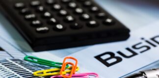 Jak obliczyć miesięczny zysk firmy? Jak obliczyć miesięczny zysk firmy?