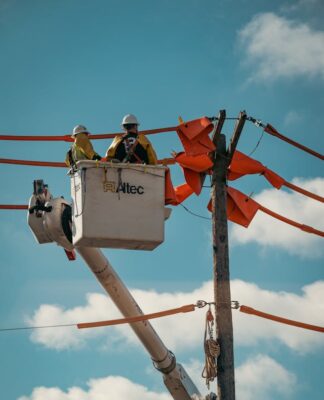 Czy można zamontować kosz na ładowarce teleskopowej