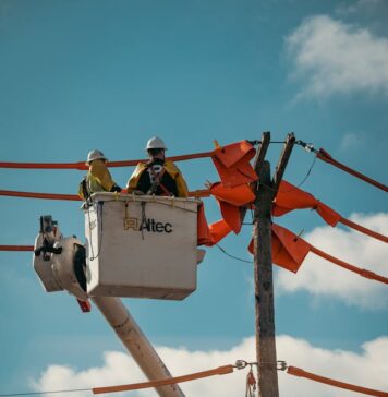 Czy można zamontować kosz na ładowarce teleskopowej